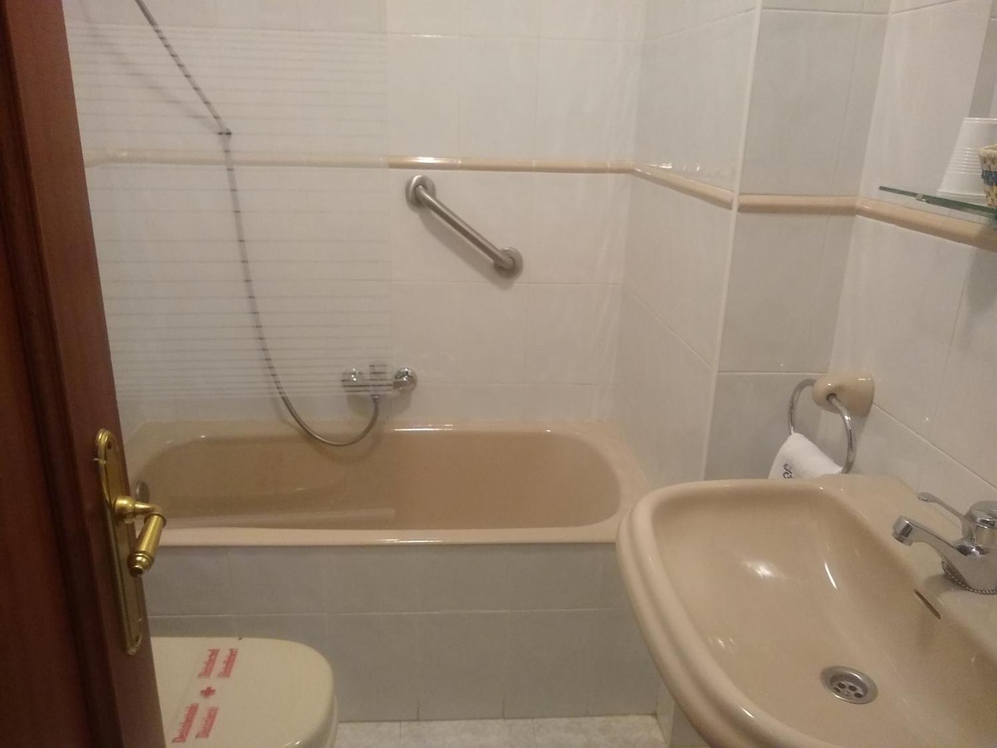 נאביה Hotel Capellan מראה חיצוני תמונה